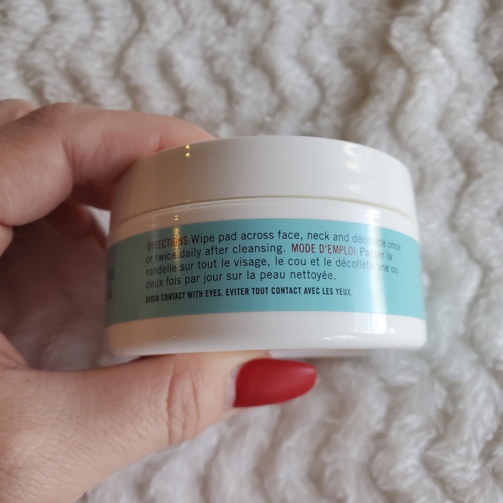 First Aid Beauty Facial Radiance Pads - Picture 4 of 6